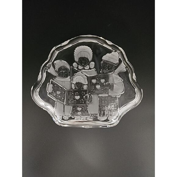 MIKASA Christmas Carolers Glass Dish 8.25" Candy Relish Tray Holiday Winter - Picture 4 of 7